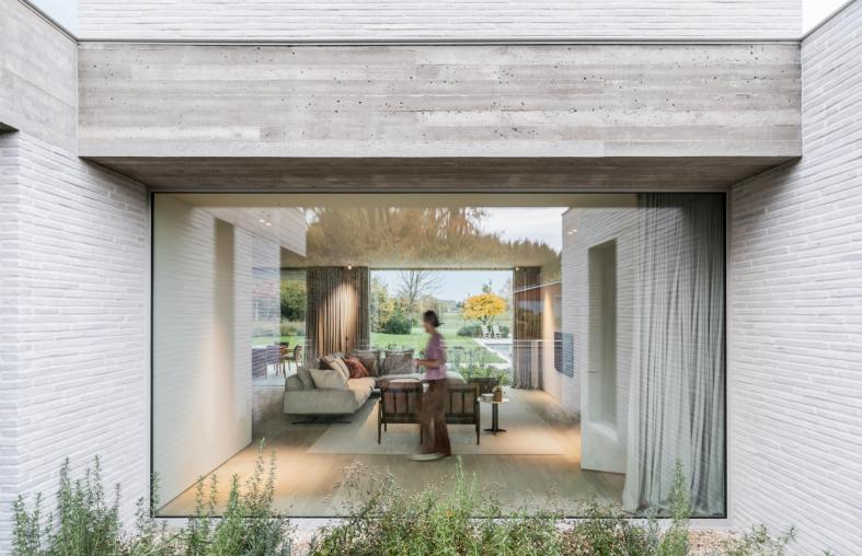 ©LUCID FACET R V Oud Turnhout 04 min